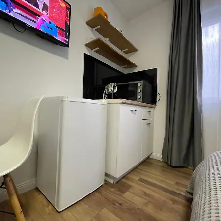 Central Studio Apartments Апарт-отель
