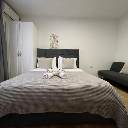 Apartahotel Central Studio Apartments 3*