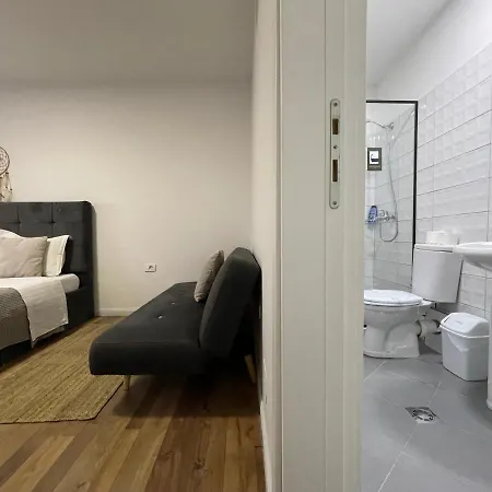 Central Studio Apartments 3* Tirana