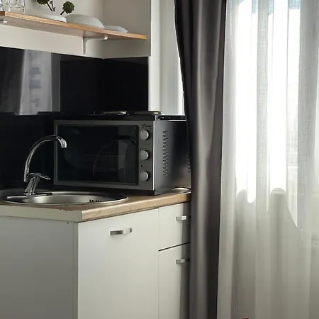 Central Studio Apartments 3* Тирана
