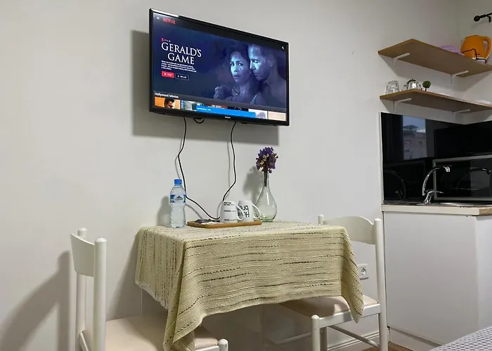 Central Studio Apartments アパートホテル