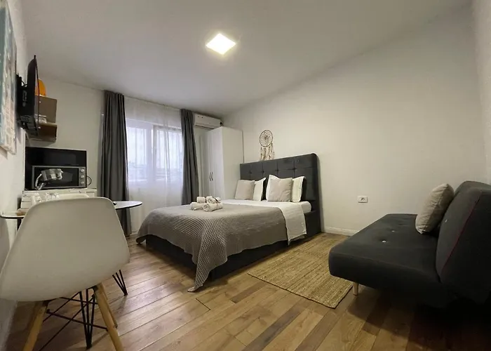 Central Studio Apartments Lägenhetshotell Tirana