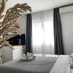 Central Studio Apartments Apartahotel Tirana