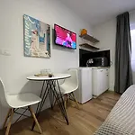 Central Studio Apartments Aparthotel Tirana