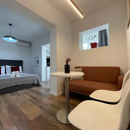 Central Studio Apartments Aparthotel *