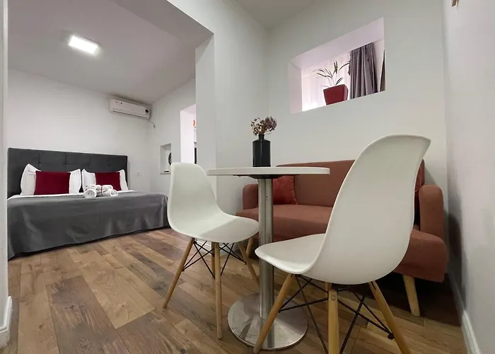 Central Studio Apartments